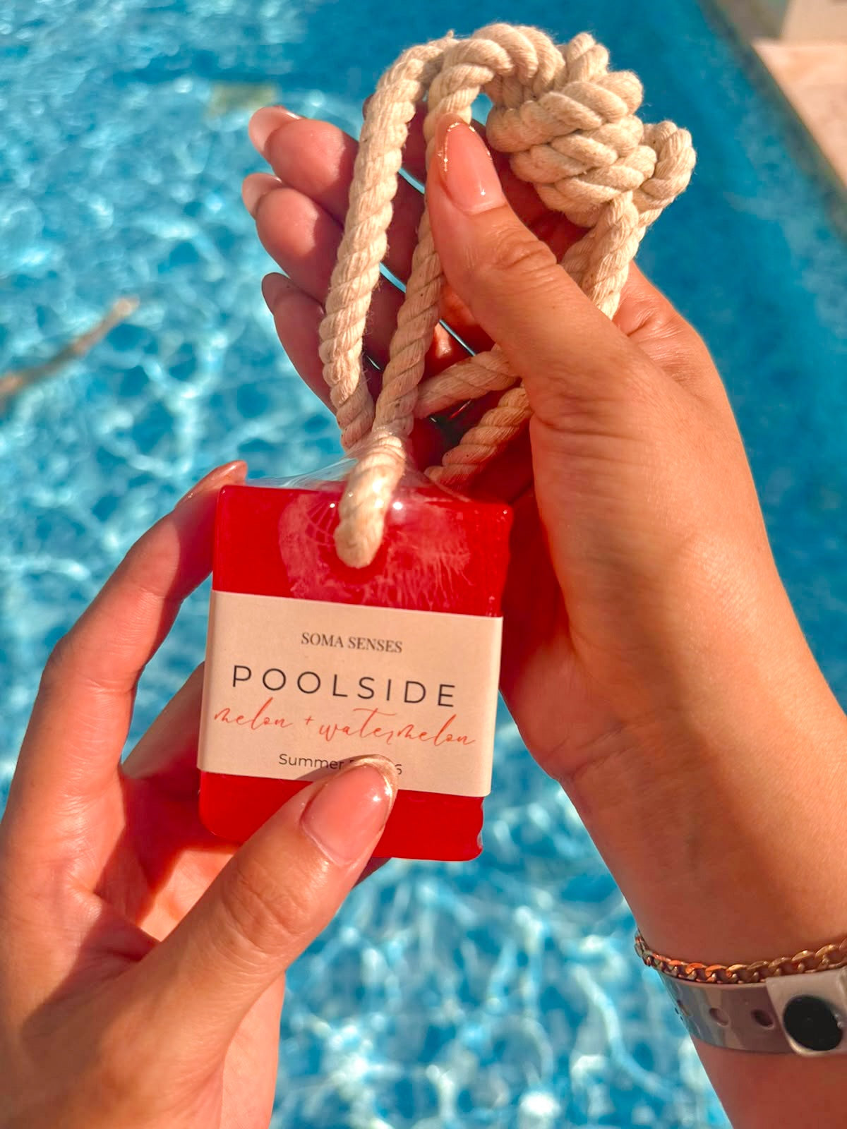 POOLSIDE